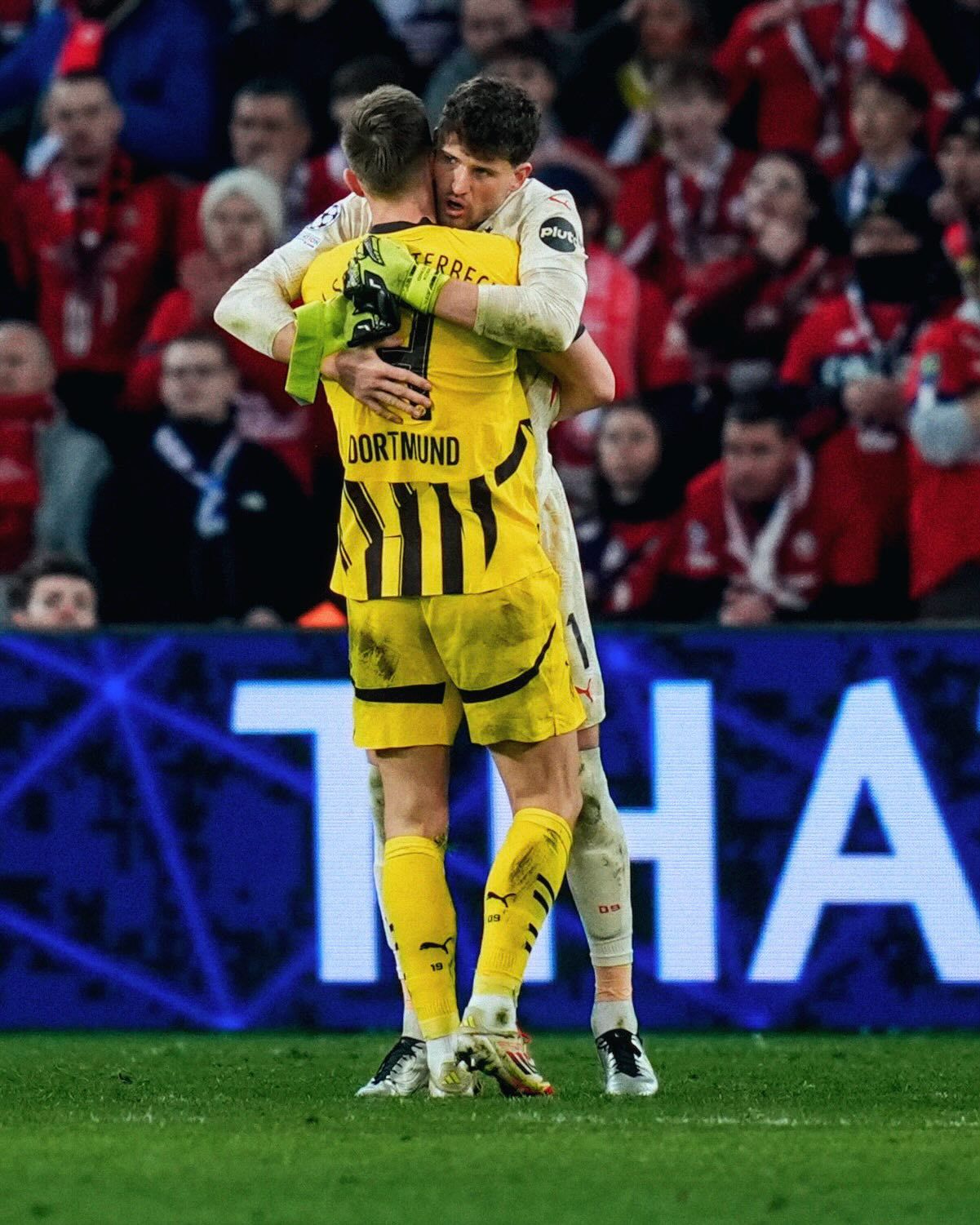 开云网页从浙江队门线救险备战欧冠到巴黎圣日耳曼手感冰凉备战德国杯，多特蒙德止住颓势备战欧篮联的简单介绍